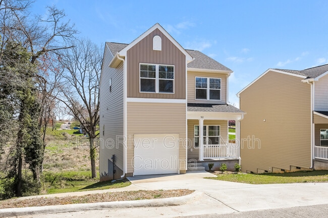 Building Photo - 903 Jost St