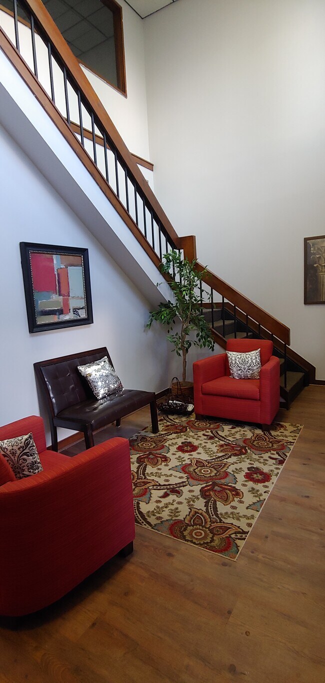Foto del edificio - 1019 Waterwood Pkwy Suite C