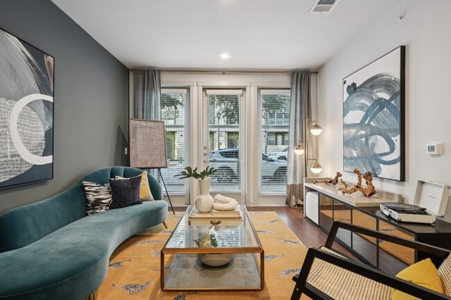 Building Photo - Montage Southside