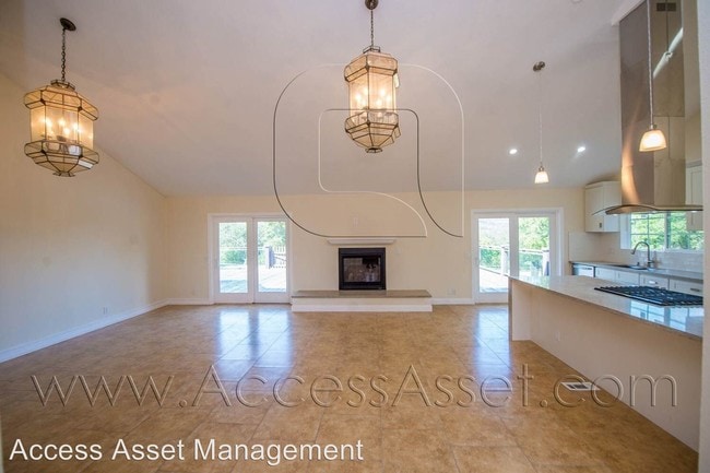 Building Photo - 4 br, 4 bath House - 34925 El Dorado