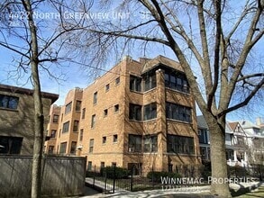 Building Photo - 4422 N Greenview Ave
