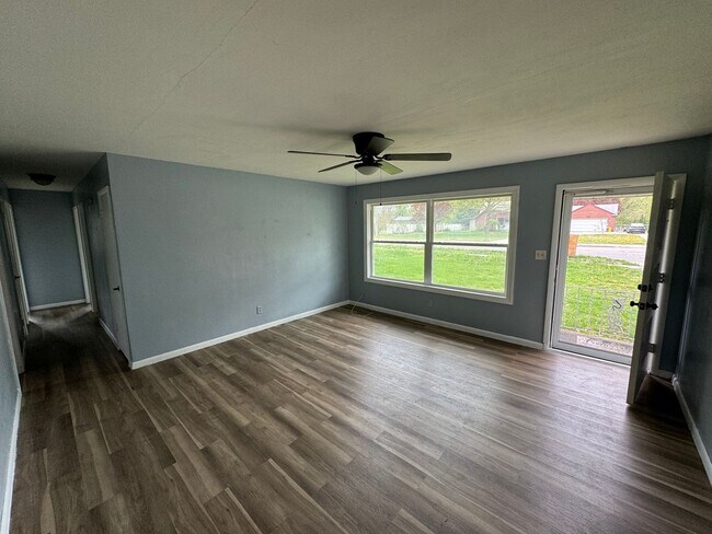 Building Photo - Charming 3-Bedroom, 1-Bathroom Home with Attached Garage – Accepting Section 8