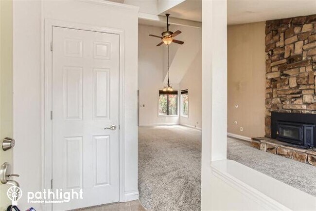 Building Photo - 8220 Southwest Fanno Creek Drive, Tigard, ...