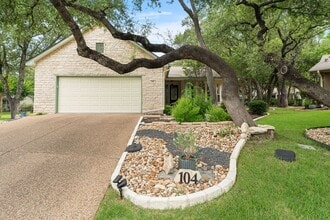 Building Photo - 104 Bronco Cir