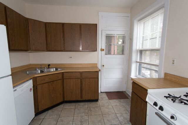 Foto del edificio - 3523 N Racine Ave