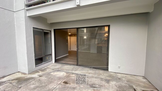 Foto del edificio - Fully Remodeled Large 1-Bed w/ Walk-in Clo...