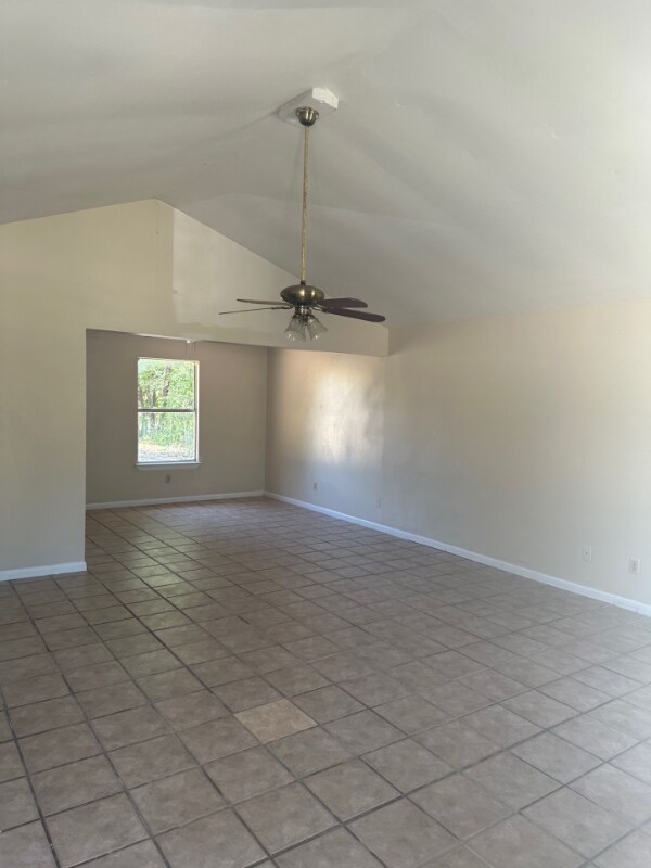 Foto del edificio - 174 Crescent Creek Ln