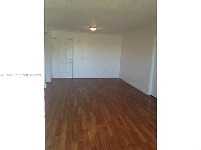 Foto del edificio - 8260 SW 210th St