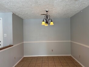 Building Photo - 16327 Beretta Ct