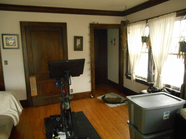 Foto del edificio - 1305 W 34th St