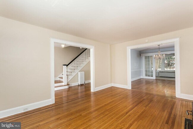 Building Photo - 4332 Roland Ave