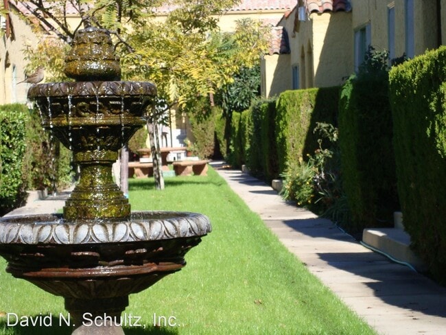 Building Photo - 1121-1125 E California Ave