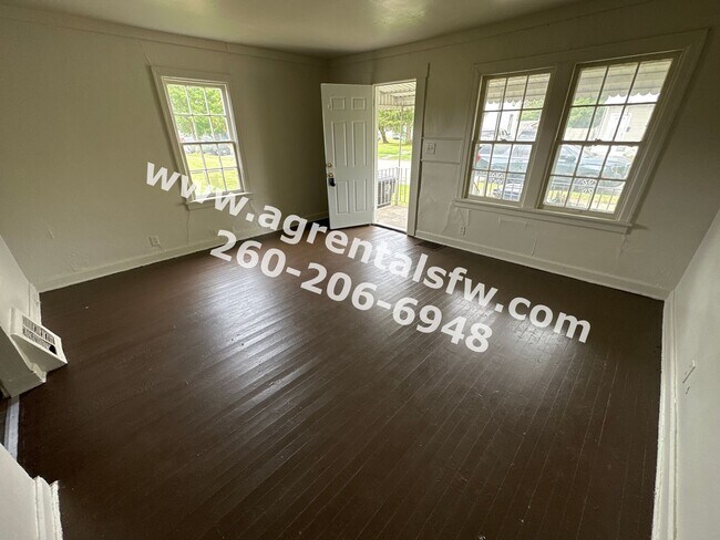 Building Photo - 4 Bedroom House- Section 8 OK!