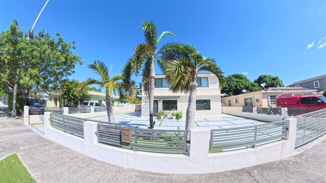 Foto del edificio - 851 E 17th St