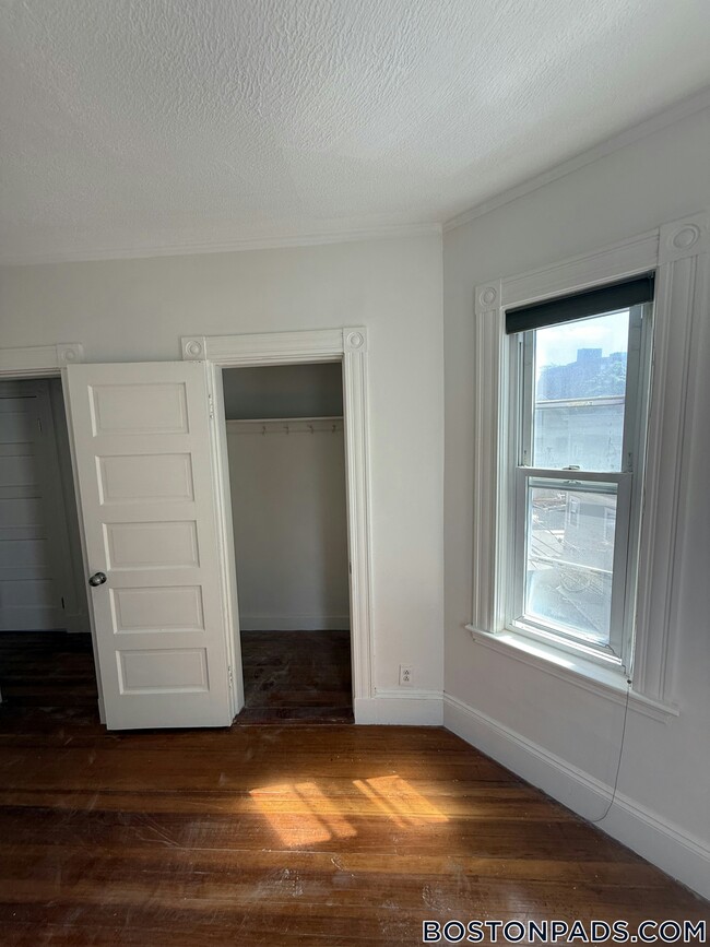 Building Photo - 33 Hancock St