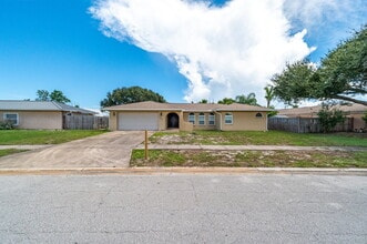 Building Photo - 645 Caiman St