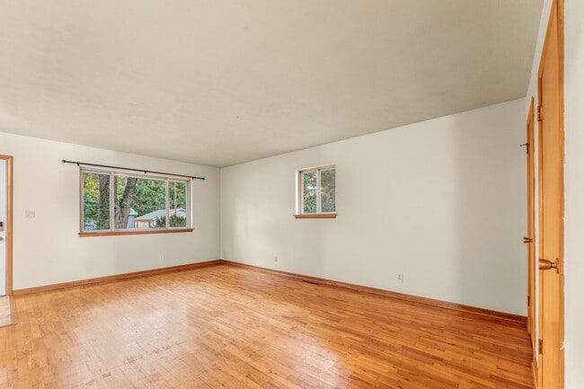 Building Photo - 1628 N Marlan Ave