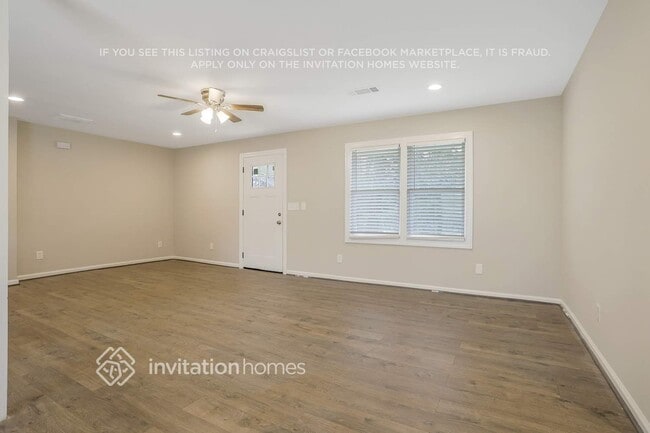 Foto del edificio - 1426 Spring Valley Ln