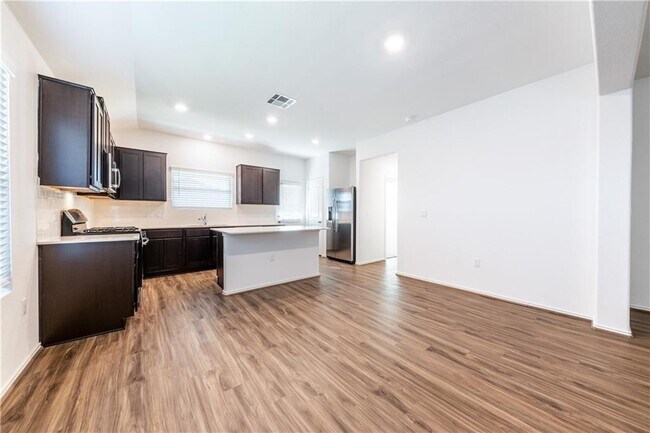 Foto del edificio - 6909 Colorado Bluffs Rd