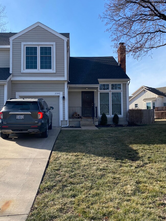 11542 Bluejacket Street, Overland Park, KS 66210 Townhome Rentals in