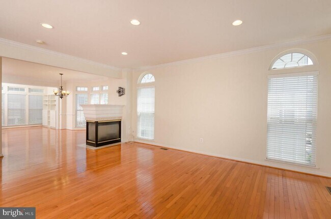 Building Photo - 9335 Cumbria Valley Dr