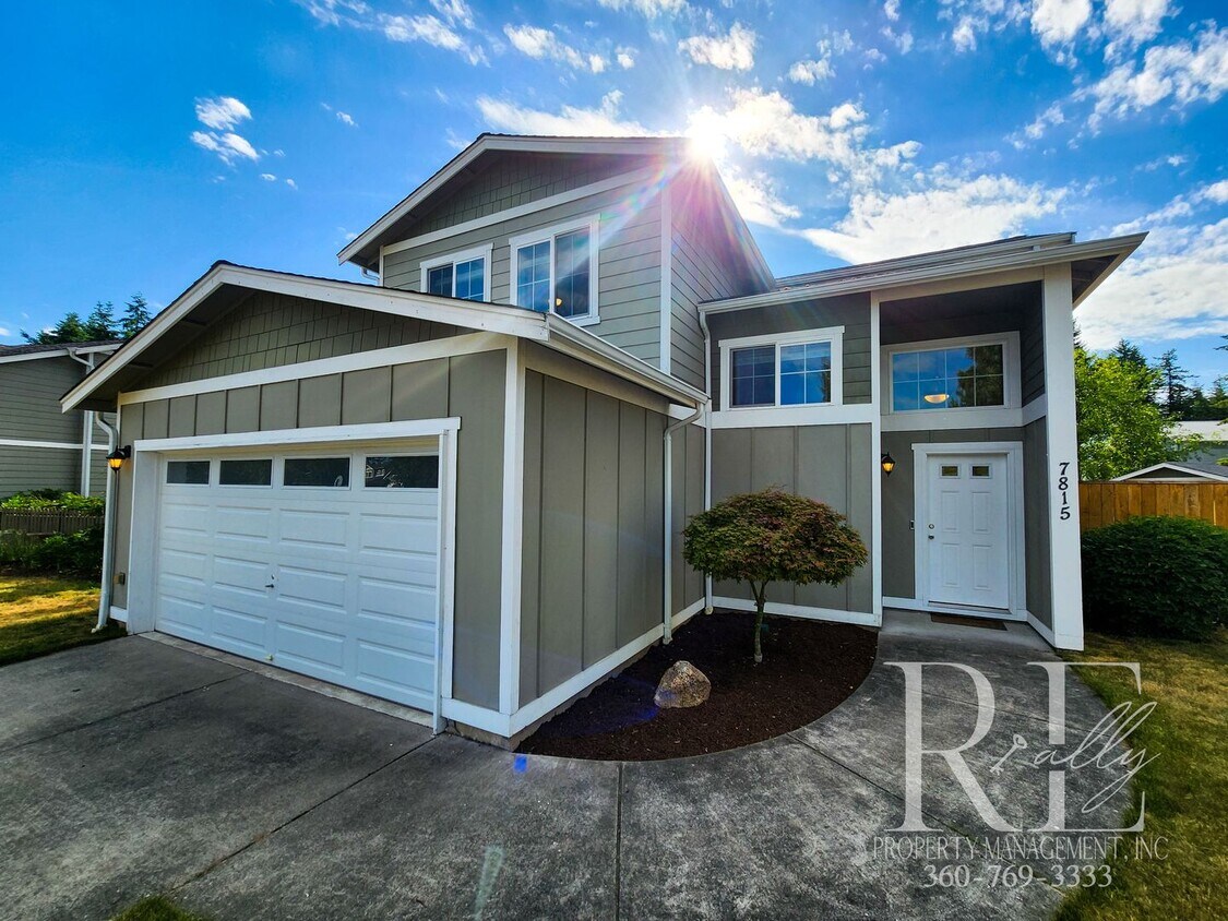 Primary Photo - Spacious Silverdale Home with Large Fenced...