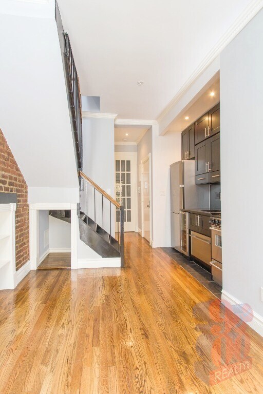Building Photo - 221 Mott St