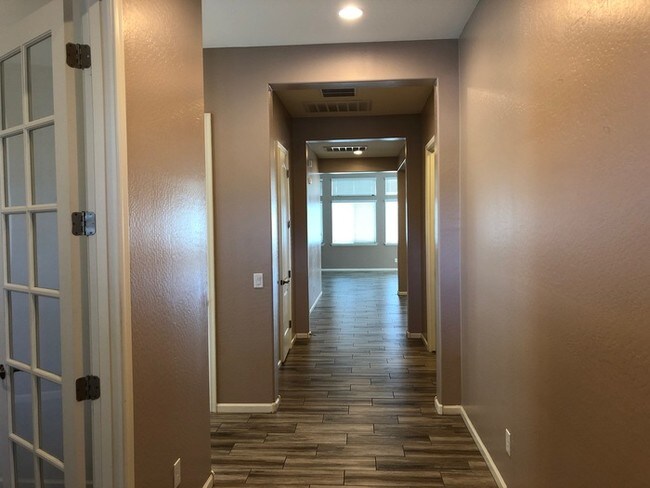 Building Photo - Luxury Litchfield Park Home with Pool