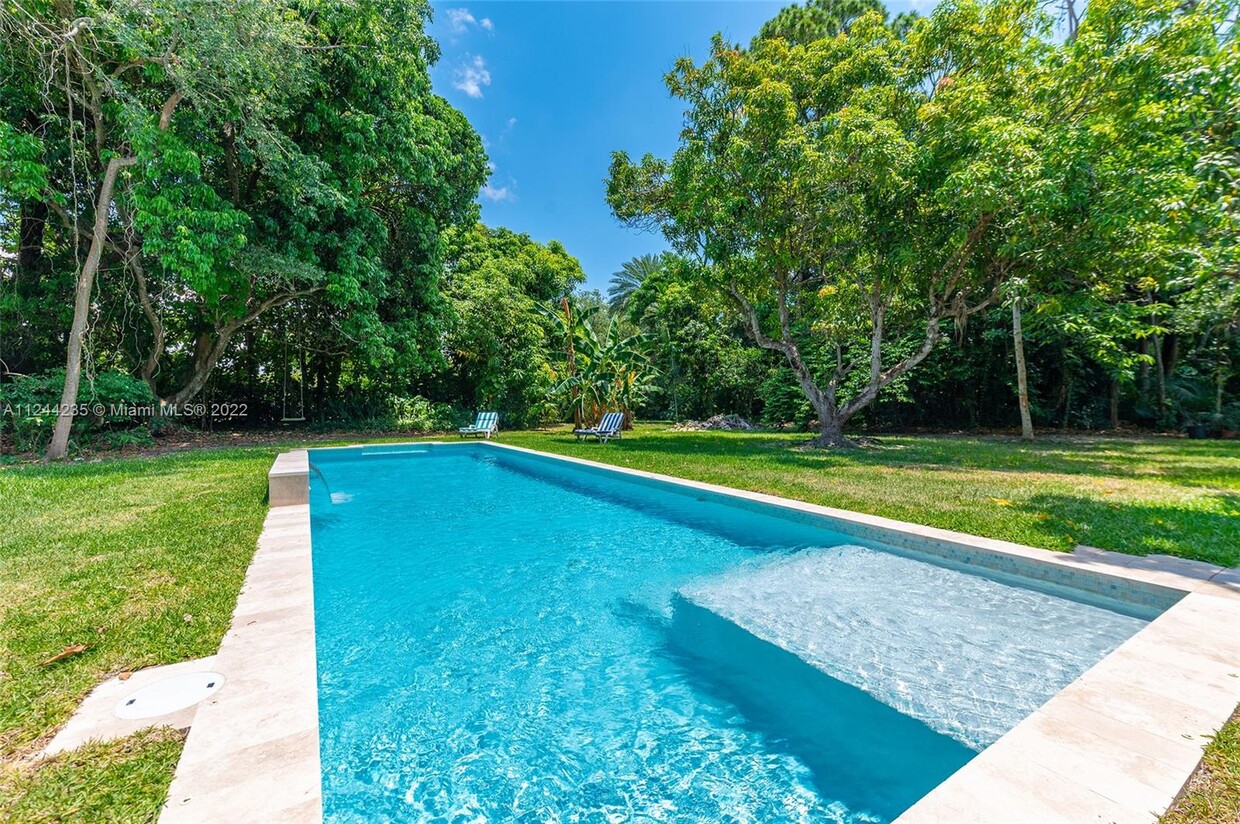 Foto principal - 6845 SW 57th Ter