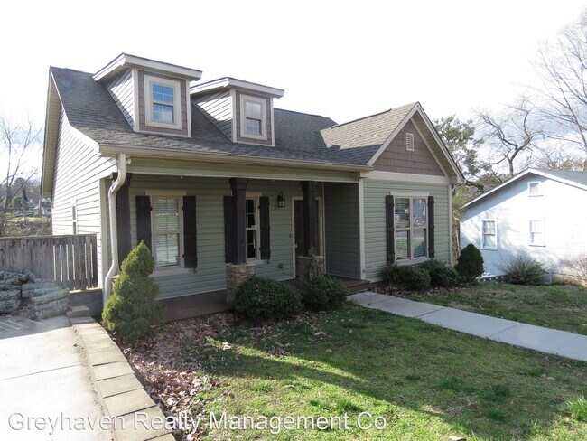 Building Photo - 3 br, 2.5 bath House - 1104 Westwood Ave