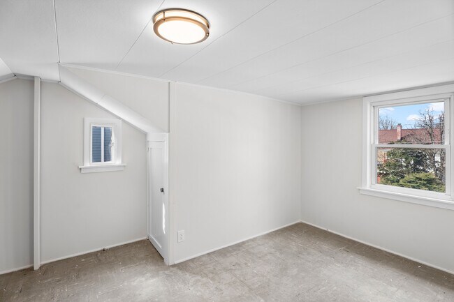 Building Photo - 2404 14th Ave