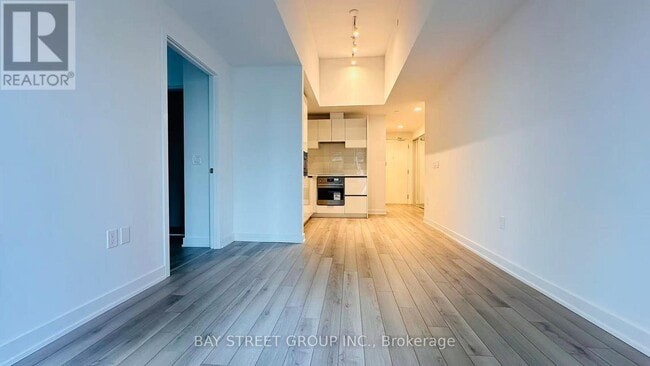Building Photo - 238 Simcoe St