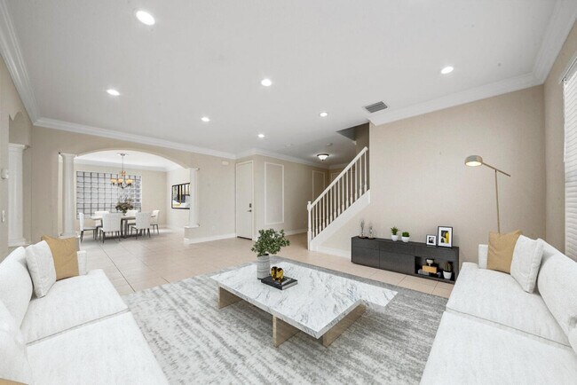 Foto del edificio - 8477 Breezy Hill Dr