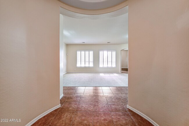 Foto del edificio - 2407 E Iris Dr