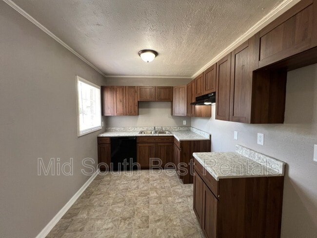 Building Photo - 1831 Capri Rd