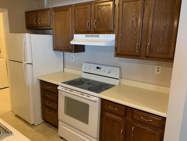 Foto del edificio - 90 Creekwood Dr