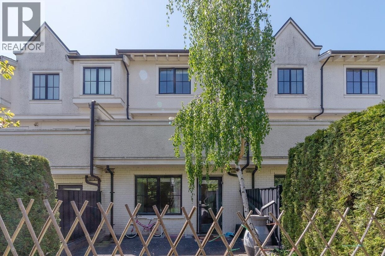 Building Photo - 6288 Eagles Dr