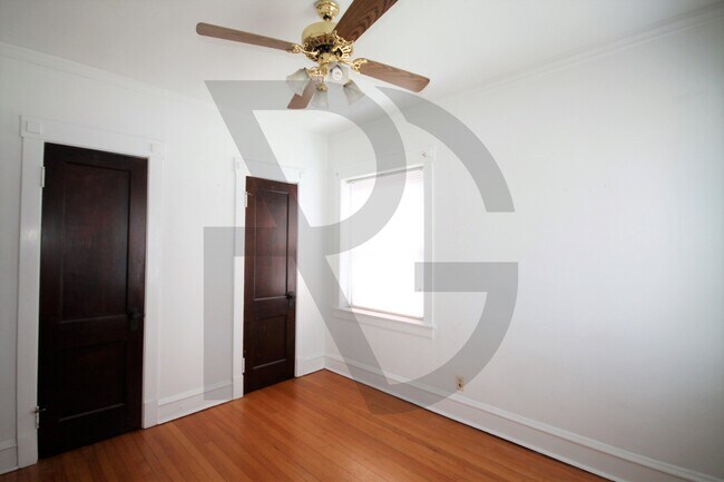 Foto del edificio - 3503 N Greenview Ave