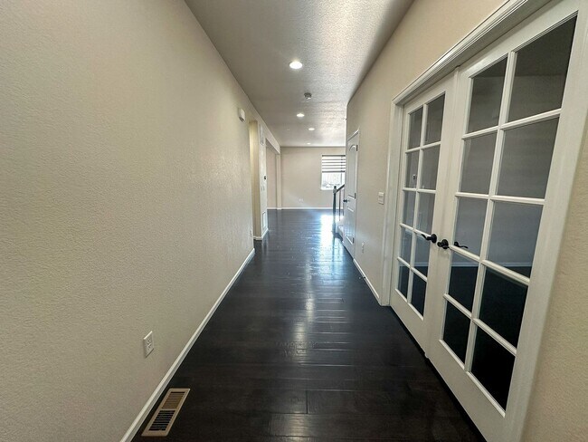 Foto del edificio - The perfect home in the Overlook at Cherry...
