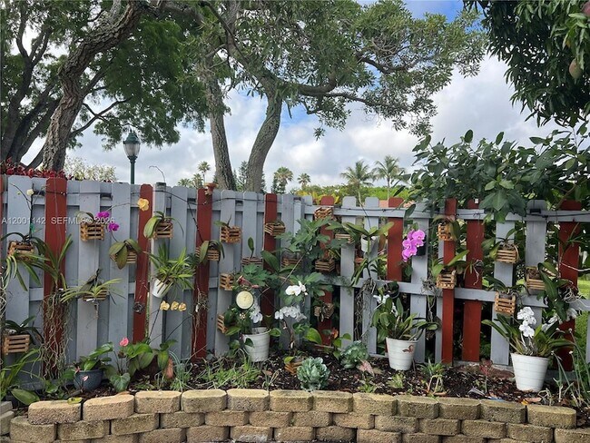 Foto del edificio - 1544 Springside Dr