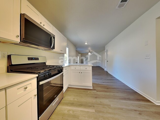 Building Photo - 6136 Swabia Ln