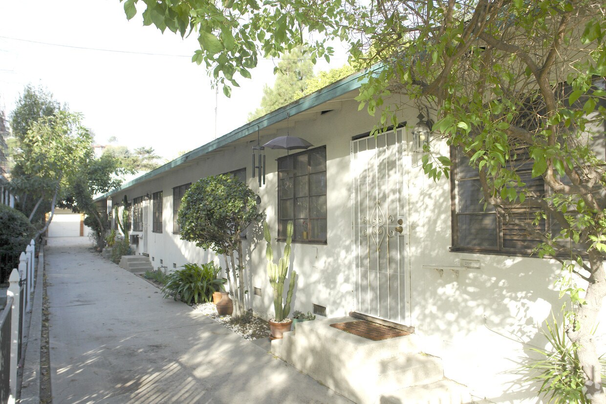 Foto del edificio - 2515-2519 Griffith Park Blvd
