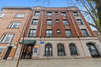 Building Photo - 635 W Barry Ave