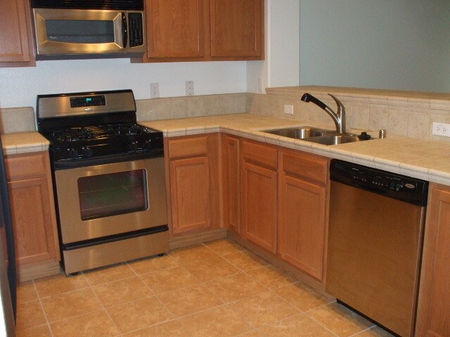 Building Photo - The Campania in Highland Park