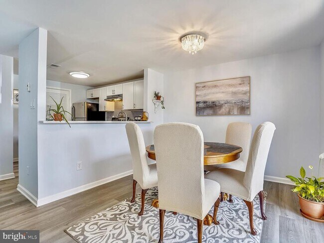 Foto del edificio - 1021 Warwick Ct