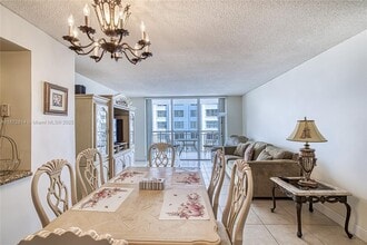 Building Photo - 18051 Biscayne Blvd