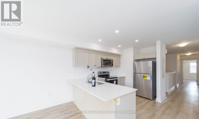 Building Photo - 32 Wagon Ln