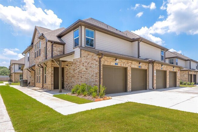 Building Photo - 227 Park Place Cir
