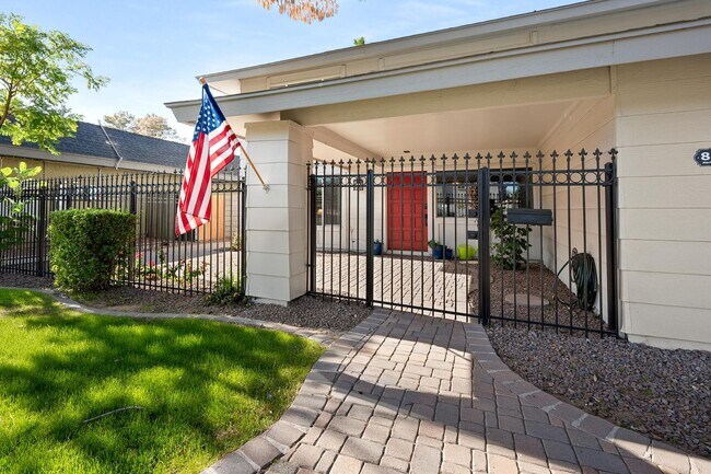 Foto del edificio - 8464 N 7th Ave