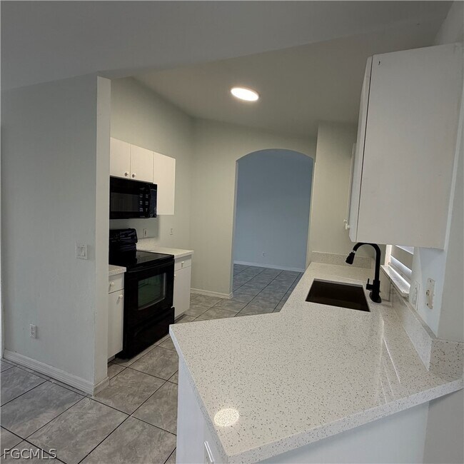 Building Photo - 5011 Brookfield St